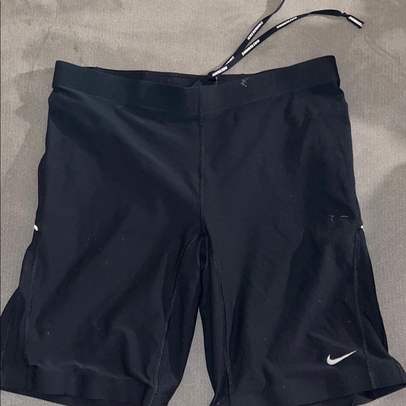Nike Black Performance Shorts - Picture 1 of 1